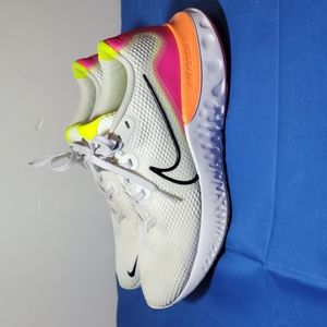 Nike Renew Size 8 Excellent Condition